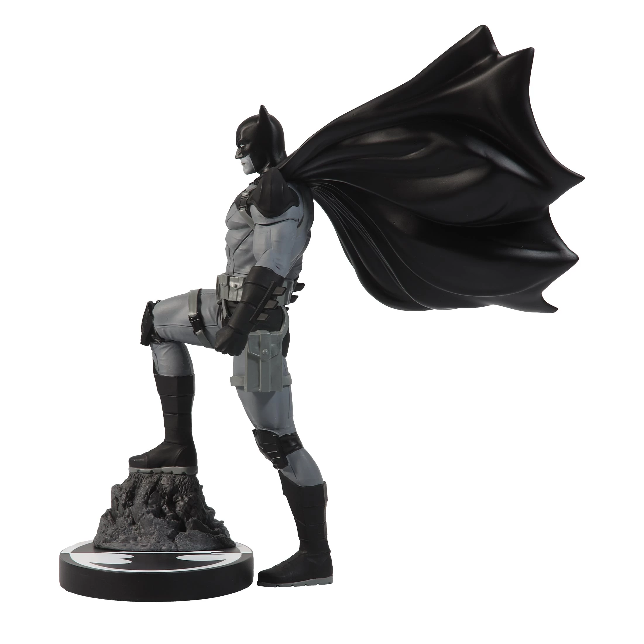 McFarlane Toys DC Direct - Batman Black & White By Mitch Gerads Statue 9 McFarlane Toys DC Direct - Batman Black & White By Mitch Gerads Statue - Image 7